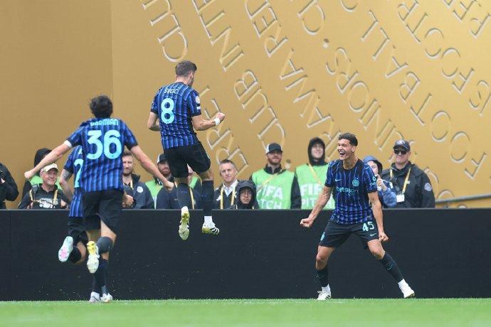 主裁应当认 主裁应当认